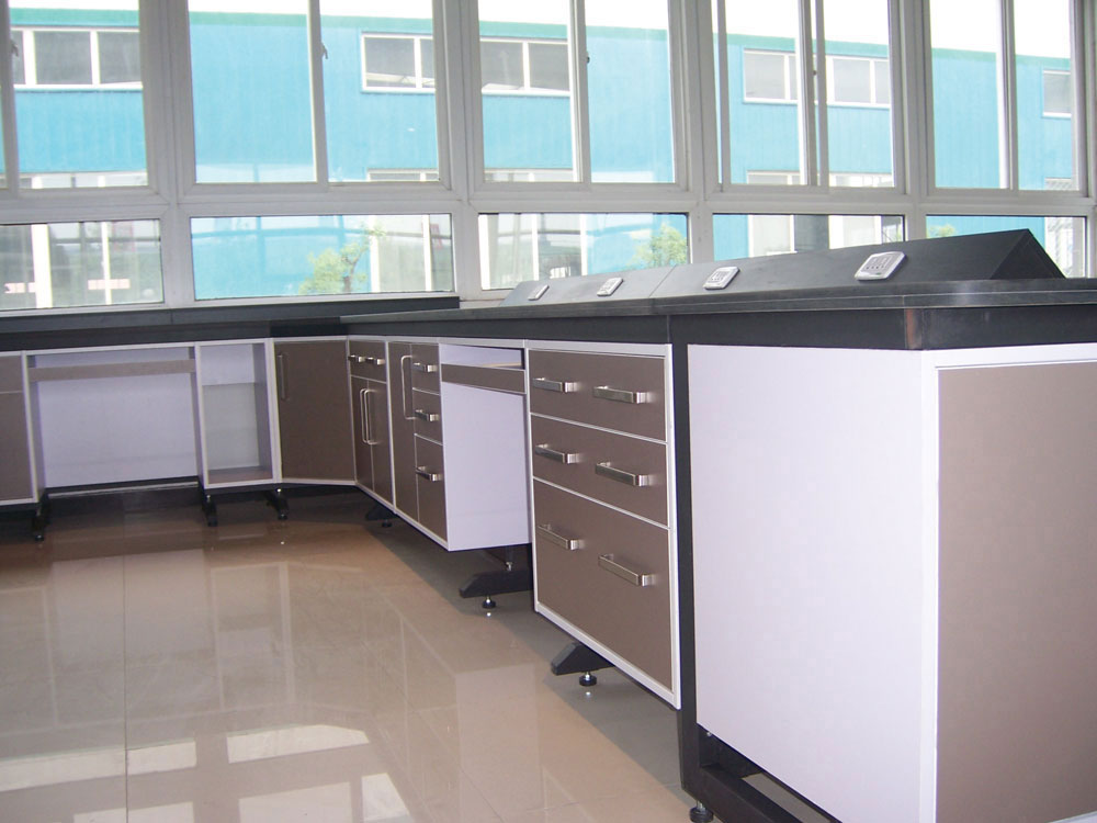 鋼木實(shí)驗(yàn)臺(tái)、化學(xué)實(shí)驗(yàn)臺(tái)、邊臺(tái)、中央實(shí)驗(yàn)臺(tái)、生物實(shí)驗(yàn)臺(tái)