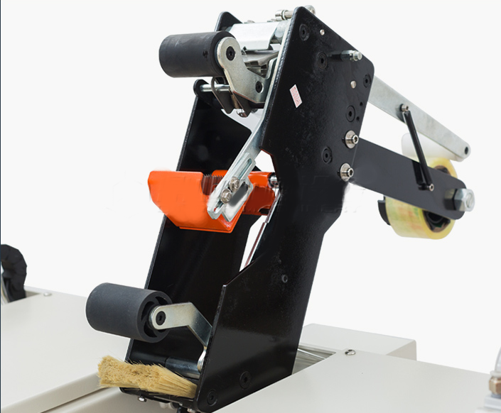 自動封箱機(jī)