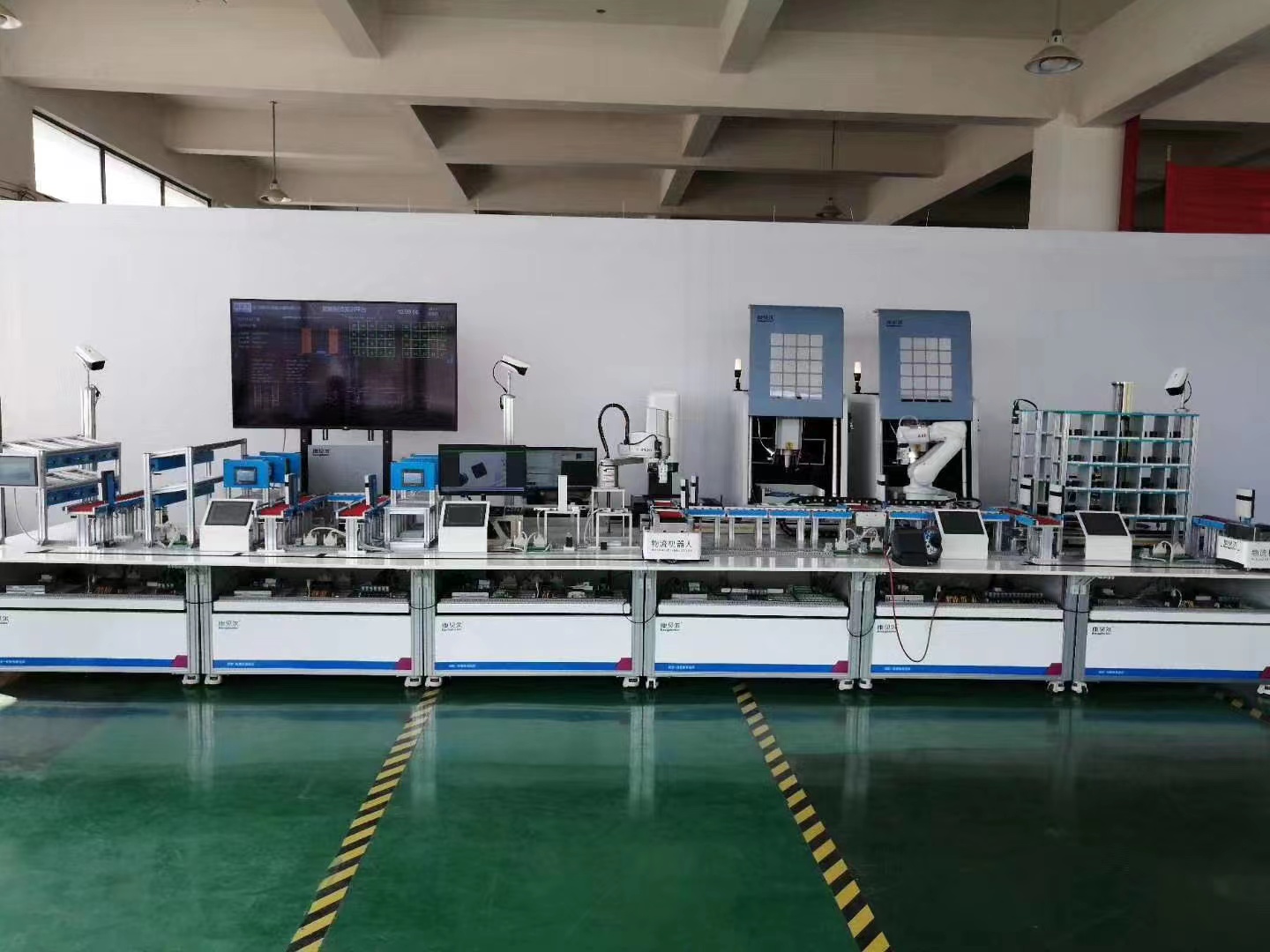 工業(yè)機(jī)器人綜合應(yīng)用自動化實(shí)訓(xùn)系統(tǒng)